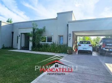 Casa · 4 Ambientes · 2 Cocheras · Casa en Venta con 4 Ambientes en Barrio San Roque, Lujan