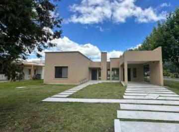 SER-SER-5005_2 · Venta Casa 4 Amb en Haras del Sur II