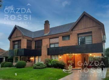 Casa · 310m² · 6 Ambientes · 2 Cocheras · Casa en El Venado, Canning