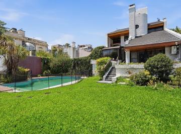 Casa · 480m² · 6 Ambientes · 3 Cocheras · Casa de 6 Ambientes Sobre Lote de 600 m² con Quincho y Pileta en Villa Devoto