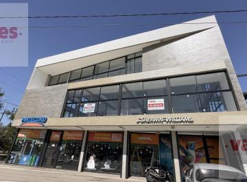 Local comercial · 224m² · 1 Ambiente · 4 Cocheras · Alquiler – Oficina de 224 m² con Cocheras en Esquina Estratégica de Valle Escondido