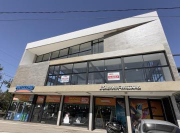 Local comercial · 224m² · 1 Ambiente · 4 Cocheras · Alquiler – Oficina de 224 m² con Cocheras en Esquina Estratégica de Villa Belgrano