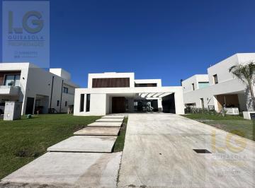 Casa · 243m² · 5 Ambientes · 2 Cocheras · Casa en Venta 5 Ambientes en Greenville Polo Resort