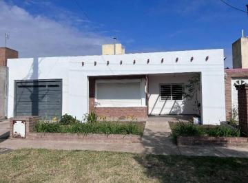Casa de 5 ambientes, Córdoba · Casa en Venta 3 Dorm. con Pileta, Valle Cercano, cba