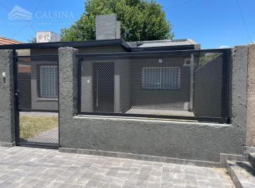 Casa · 125m² · 3 Ambientes · 2 Cocheras · Casa en Venta Villa Allende 3 Dorm Misiones Al 1000 Condor Bajo