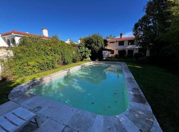 Casa · 321m² · 3 Dormitorios · 2 Cocheras · Casa en Venta en La Mejor Zona de Arguello Sobre Tycho Brahe a m de Recta Martinolli