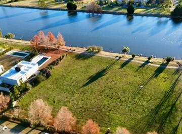 Terreno · 905m² · Ulitmo Lote con Salida Al Lago en Barrio Privado Puerto Roldan