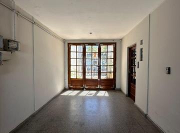 Local comercial · Alquiler Deposito en Zona Juan B. Justo