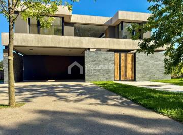 Casa · 477m² · 7 Ambientes · 1 Cochera · Casa 6 Dorm. en Suite en Alquiler en San Juan, Villanueva, Tigre, Imponente Calidad Al Rio!