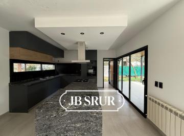 Casa · 155m² · 5 Ambientes · 2 Cocheras · Casa en Venta en Las Cañitas Barrio Privado de 2 Dormitroios a Estrenar