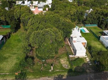 Terreno · 400m² · Se Vende Lote en Villa Catalina - Financacion - Permuta