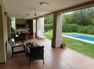 Casa · 350m² · 3 Ambientes · 2 Cocheras · Casa en Venta en Manantiales Country
