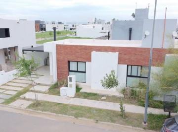 Casa de 4 ambientes, Córdoba · Vendo Duplex 2 Dormi con Patio en San Ignacio Village