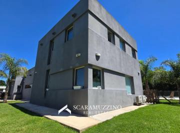 Casa · 242m² · 5 Ambientes · 2 Cocheras · Casa - Rumenco