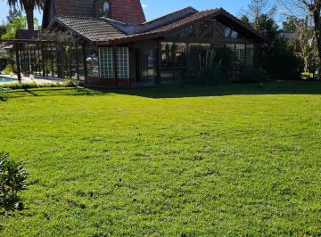 Casa · 360m² · 7 Ambientes · 1 Cochera · Casa en Chascomus