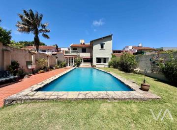 Casa de 5 ambientes, Mar del Plata · Chalet con 4 Dorm.. Jardín y Piscina. Chauvin.