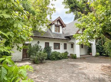 Casa · 193m² · 5 Ambientes · Casa en Venta en Mayling Club de Campo con Excelente Vista Al Golf