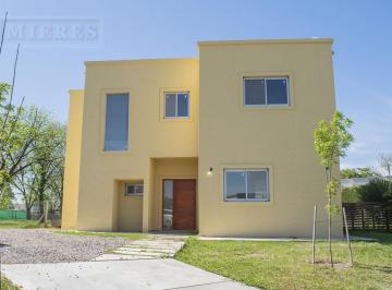 Casa · 165m² · 4 Ambientes · Casa en Venta en Santa Guadalupe, Pilar del Este
