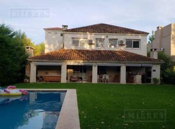 Casa · 350m² · 8 Ambientes · 2 Cocheras · Muy Buena Casa en Venta en La Lomada de Pilar