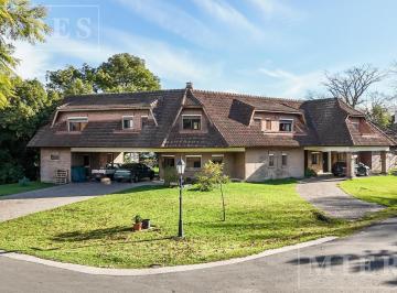 Casa · 450m² · 11 Ambientes · 2 Cocheras · Importante Casa en Venta en Olivos Golf Club