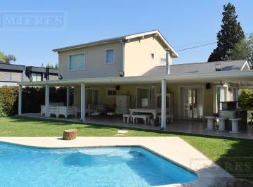 Casa · 200m² · 7 Ambientes · 2 Cocheras · Casa en Alquiler en Olivos Golf Club