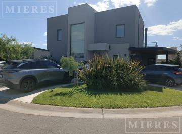 Casa · 179m² · 5 Ambientes · Casa en Venta en Santa Emilia, Pilar del Este