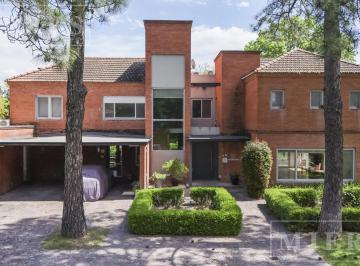 Casa · 306m² · 7 Ambientes · 2 Cocheras · Casa en Venta en Mayling Club de Campo