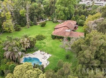 Casa · 498m² · 8 Ambientes · Casa en Venta en Highland Park