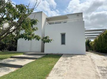 Casa · 245m² · Casa Barrio Los Sauces