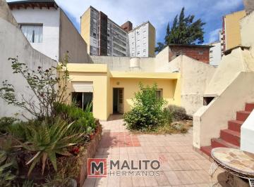 Casa · 153m² · 3 Ambientes · Venta 2 Viviendas en Block con Local, Patio y Terraza