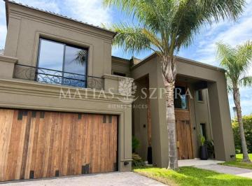 Casa · 600m² · 7 Ambientes · 6 Cocheras · Propiedad Premium a La Laguna en Terravista, General Rodriguez