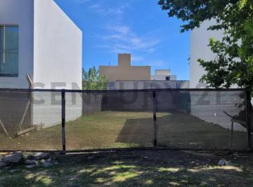 Terreno · 225m² · Lote en Venta en Gonnet - Barrio Roble del Bell