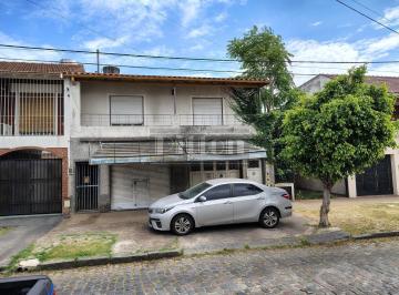 PH · 4 Ambientes · 1 Cochera · PH en Banfield Este