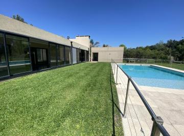 Casa · 279m² · 5 Ambientes · 2 Cocheras · Casa en Venta 5 Amb Santa Irene, Comarcas Lujan con Pileta