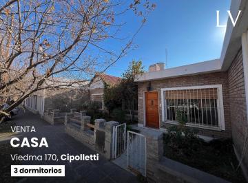 Casa · 160m² · 7 Ambientes · 1 Cochera · Casa en Venta de 3 Dorm. en Cipolletti, Río Negro