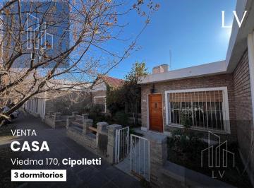 Casa · 160m² · 7 Ambientes · 1 Cochera · Casa en Venta de 3 Dorm. en Cipolletti, Río Negro