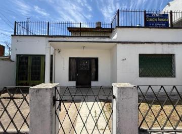 Casa · 140m² · 3 Ambientes · 4 Cocheras · Casa en Venta en Claypole