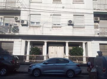 Departamento de 2 ambientes, Floresta · Venta – Departamento 2 Ambientes Muy Luminoso 1°piso por Escalera– Excelente Zona – Concordia 43