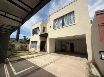 Casa · 125m² · 5 Ambientes · 4 Cocheras · Casa en Francisco Alvarez