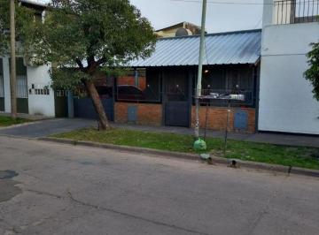 PH de 3 ambientes, Morón · En Venta - PH Al Frente 3 Ambientes, Cochera Haedo Apto Credito