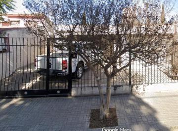 Casa · 120m² · 1 Ambiente · Propiedad con Casa y Amplio Terreno Sobre Ambas Calles