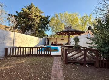 Casa · 72m² · 2 Dormitorios · 1 Cochera · Venta Casa PH Apto Credito 2 Dorm. C/ Piscina Sol y Rio Carlos Paz