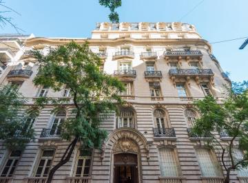 Departamento de 6 ambientes, Recoleta · En Venta - Puro Estilo Francés Frente a Plaza Vicente López, Recoleta