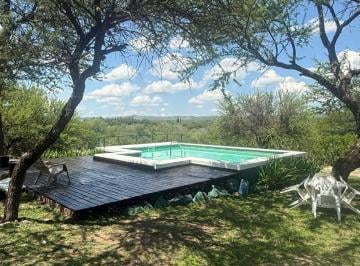 Casa · 161m² · 2 Ambientes · 2 Cocheras · Hermosas Cabañas en Venta