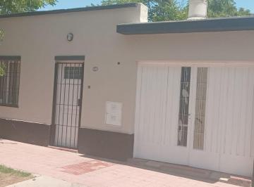 Casa de 4 ambientes, Guaymallén · Casa Sobre Calle Marmol Recien Reciclada!