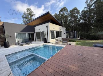 Casa · 200m² · 4 Ambientes · Casa en Venta Barrio Privado Arenas del Sur