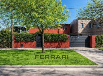Casa · 227m² · 5 Ambientes · 2 Cocheras · Juan B Justo 8200 (Entre Wilde y Sarratea) - con Piscina