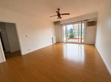 Departamento de 4 ambientes, Recoleta · Gran Balcón Aterrazado. Pura Luz. Piso Alto.