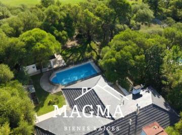 Casa de 10 ambientes, Córdoba · Casa a La Venta en Las Delicias Fondo Golf!