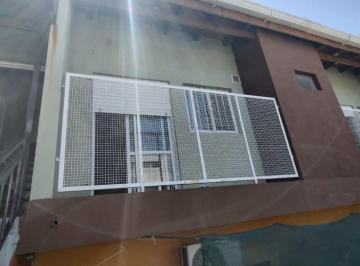 PH de 2 ambientes, Avellaneda · Excelente PH de 2 Ambientes con Entrepiso y Patio Compartido